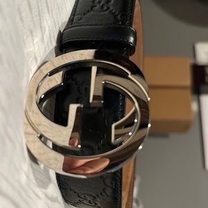 Authentic Gucci belt size 42, doesn’t include box/dust cover